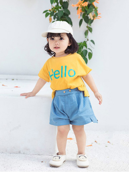 小田家童装品牌2020春夏字母黄色T恤