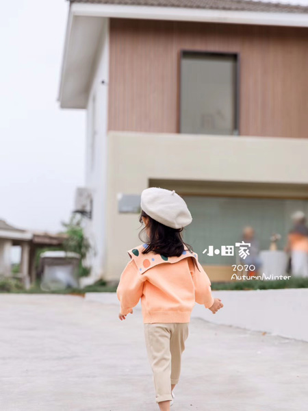 小田家童装品牌2020秋冬橘粉色外套