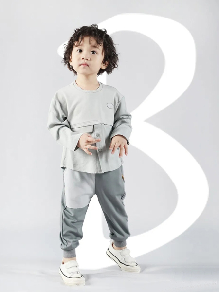 三木比迪童装品牌2020秋冬灰色卫衣