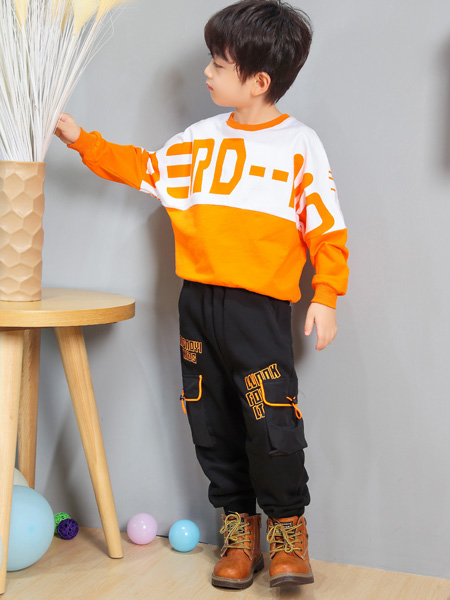 童装品牌2020秋冬橙色字母卫衣