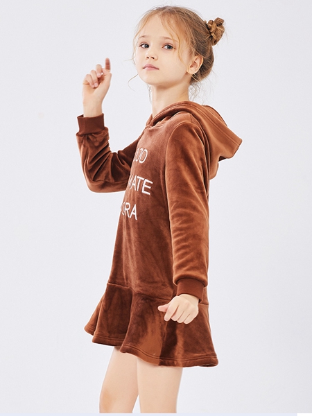 巴柯拉童装品牌2020秋冬棕色字母连衣裙