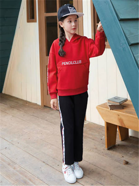 铅笔俱乐部童装品牌2020秋冬红色字母卫衣