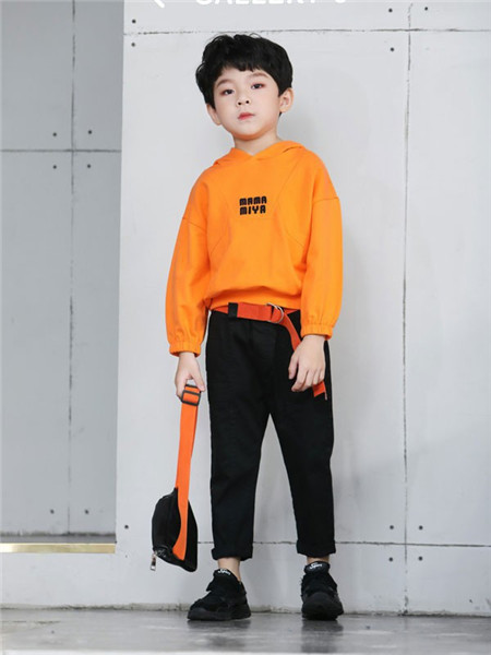玛玛米雅童装品牌2020秋冬橘色字母卫衣