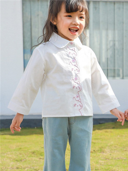 童装品牌2020秋冬白色印花立领衬衫