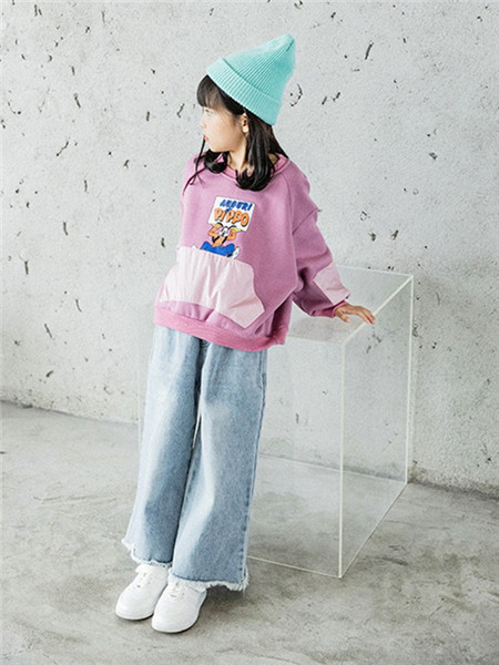 MACMIOCO童装品牌2020秋冬粉色字母衣袋针织衫