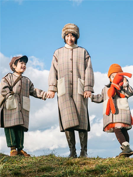 野柿童装品牌2020冬季大口袋格纹毛呢外套