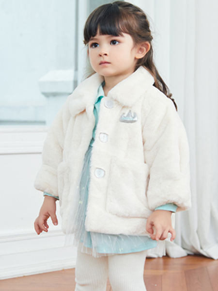 婴姿坊yingzifan童装品牌2020冬季白色名媛风珊瑚绒外套
