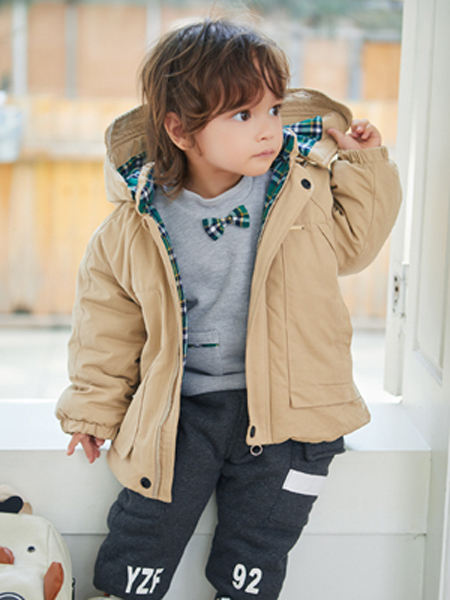 婴姿坊yingzifan童装品牌2020冬季格纹内衬棉服外套