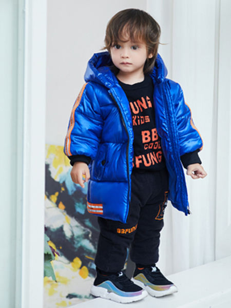 婴姿坊yingzifan童装品牌2020冬季蓝色亮面贴带中长款羽绒服