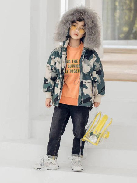 童装品牌2020冬季绿色迷彩帅气潮童外套