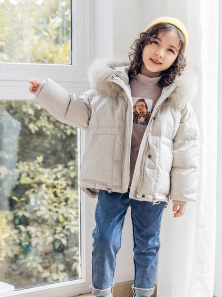 童装品牌2020冬季纯色日常百搭短款羽绒服