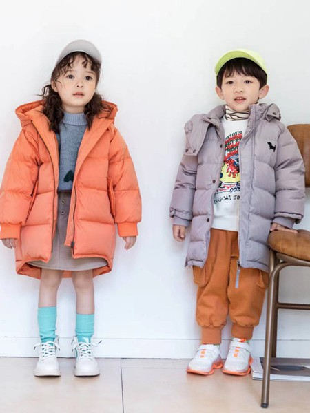 童装品牌2020冬季纯色印标保暖羽绒服