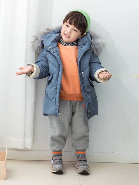 童装品牌2020冬季蓝灰色慵懒风保暖羽绒服