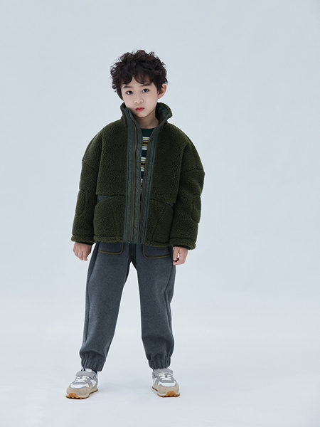 素睐童装品牌2020冬季墨绿色高领毛绒外套