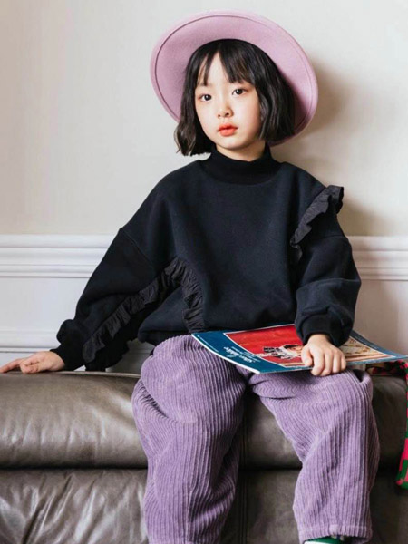 世纪童话童装品牌2020冬季黑色个性时尚拼接木耳边卫衣