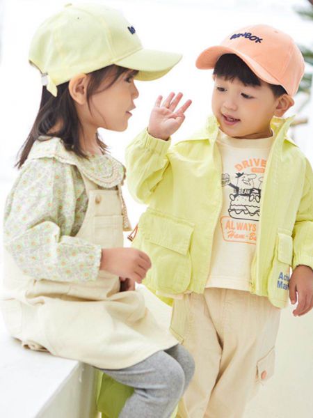 吉木吉千童装品牌2020冬季杏色圆领无袖大口袋背带裙