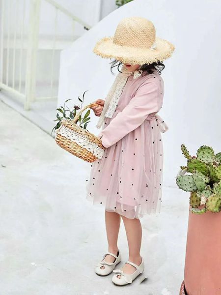吉木吉千童装品牌2020冬季粉色网纱拼接波点连衣裙