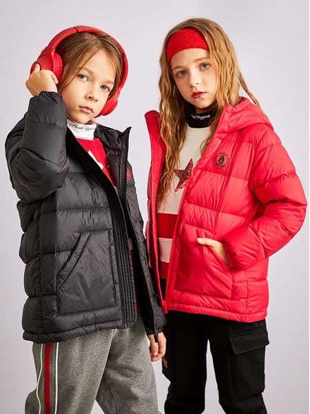 暇步士童装品牌2020冬季新款轻薄羽绒服