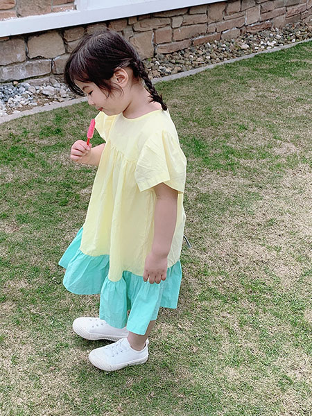 童装品牌2021春夏米黄色宽松长裙