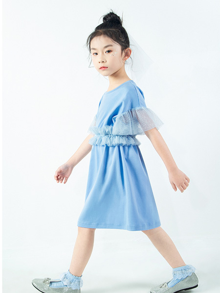 时尚小鱼童装品牌2021春夏蓝色宽松袖连衣裙