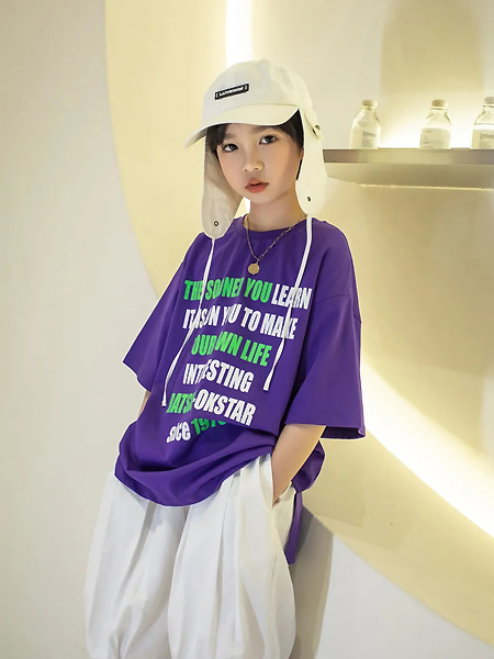 欧卡星童装品牌2021春夏紫色印花慵懒上衣