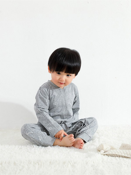 Petit Kami贝蒂卡密童装品牌2021灰色印花睡衣套