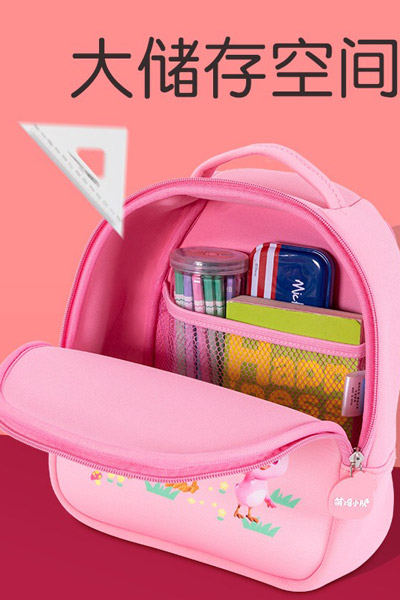 婴童用品小书背包存储空间大
