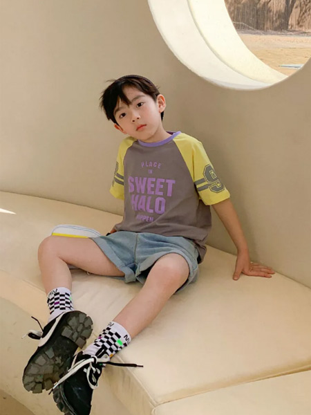 可米e家童装品牌2021夏季韩版字母T恤