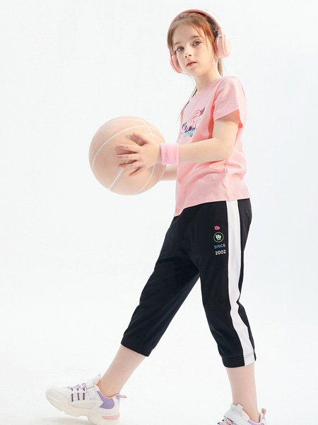 童装品牌2021夏季运动风粉色字母T恤