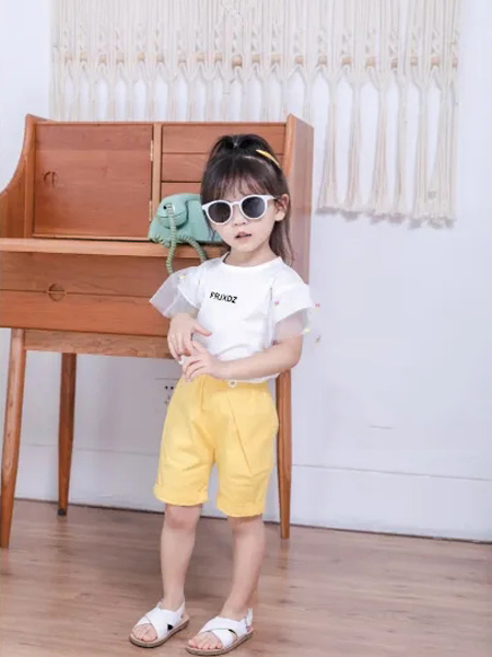 童装品牌2021夏季韩版字母透气蕾丝袖T恤