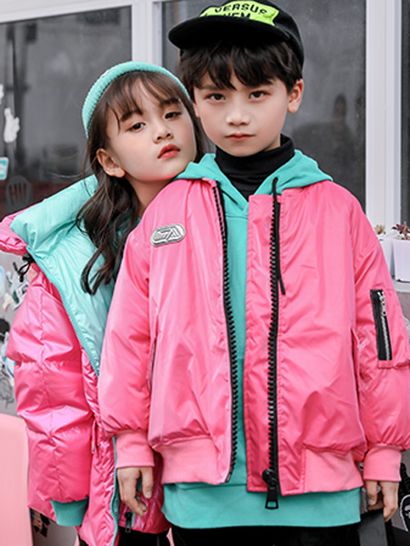 两个小朋友童装品牌2021秋冬拼接色薄款羽绒服