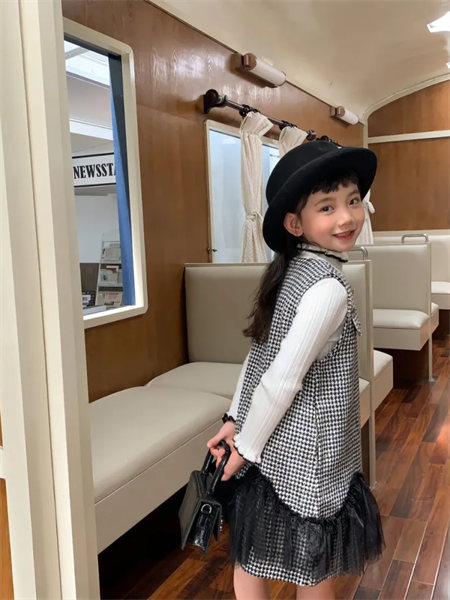 韩米娜风尚童装品牌2021秋季格子无袖外套