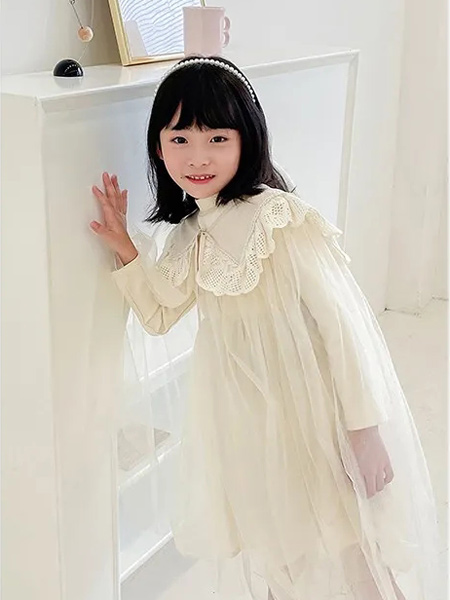 童装品牌2021秋季镂空刺绣雪纺纱纱连衣裙