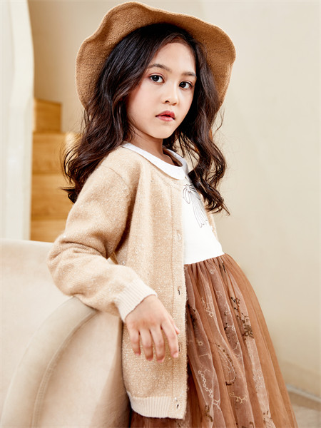 艾艾屋童装品牌2021秋季韩版纯色毛绒针织衫外套