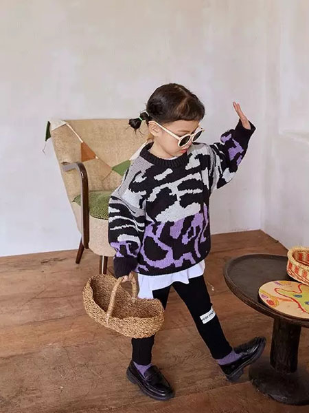 法语，第素童装品牌2021冬季拼接舒适毛衣