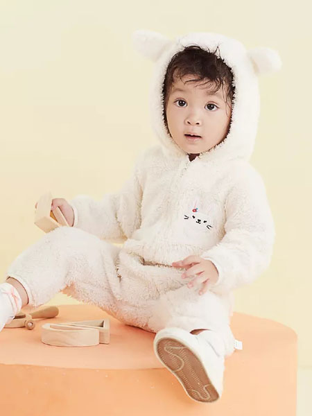 Carter’s童装品牌2021冬季羊羔毛可爱简约套装