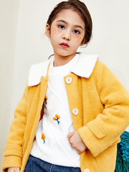 艾艾屋童装品牌2021冬季翻领黄色显白外套