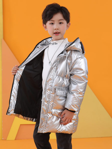 童装品牌2021冬季银色中长款亮面羽绒服