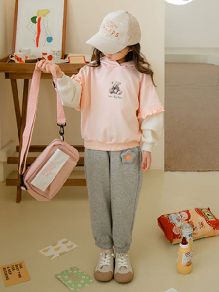 小猪宾果童装品牌2021冬季粉色甜心拼接卫衣