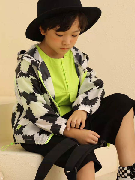 YUTU童裝品牌2022春季格子連帽時尚外套