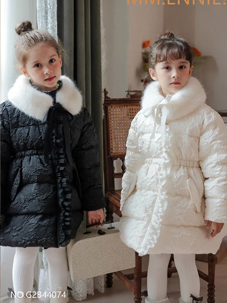 童装品牌2021冬季毛领宽松舒适羽绒服