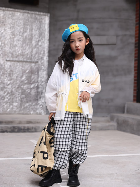 熊卡唯妮童装品牌2022春夏韩版运动潮童户外服装休闲外套
