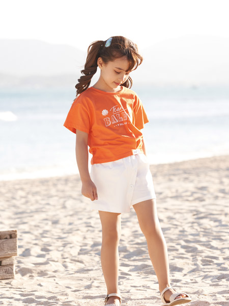 童装品牌2022春夏橘色字母原创日系百搭宽松潮气质款复古沙滩运动户外服装T恤
