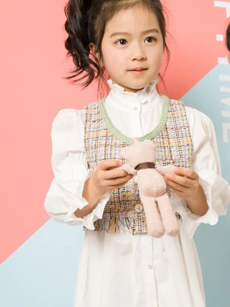 童装品牌2022春夏韩版公主森系学院复古户外服装气质款小香风名媛套装