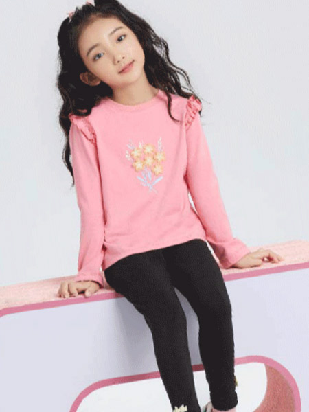 小猪班纳童装品牌2022春夏粉色韩版公主运动复古气质款弹力休闲户外服装长袖T恤