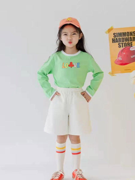 童装品牌2022春夏绿色个性网红爆款日系小清新百搭通勤风休闲弹力长袖T恤