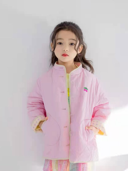 童装品牌2022春夏粉色中国风时尚小清新百搭文艺范学院个性潮流樱桃外套
