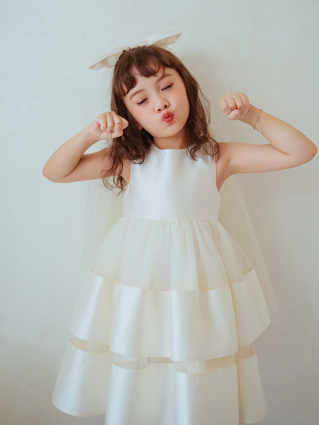 田果果童裝品牌2022春夏純色白色簡約氣質款優雅公主森系復古風無袖生日禮服裝蓬蓬裙