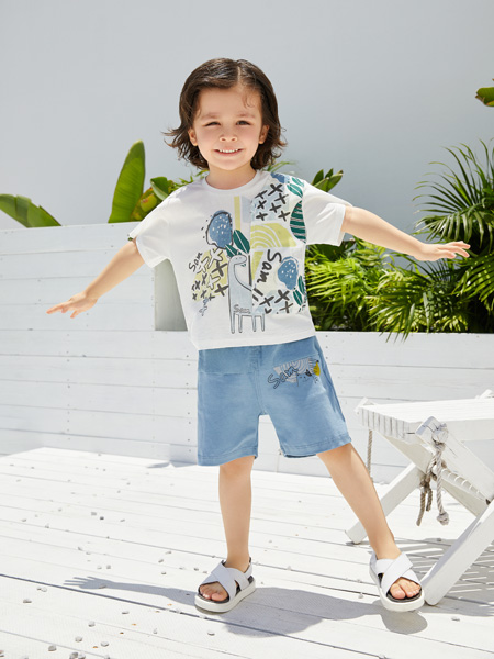 三木比迪童装品牌2022夏季白色森系运动风休闲时尚小清新时尚圆领短袖短款T恤上衣 