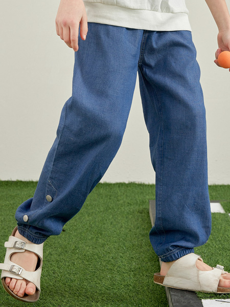 植木森系童装品牌2022夏季蓝色弹力时尚舒适束脚裤